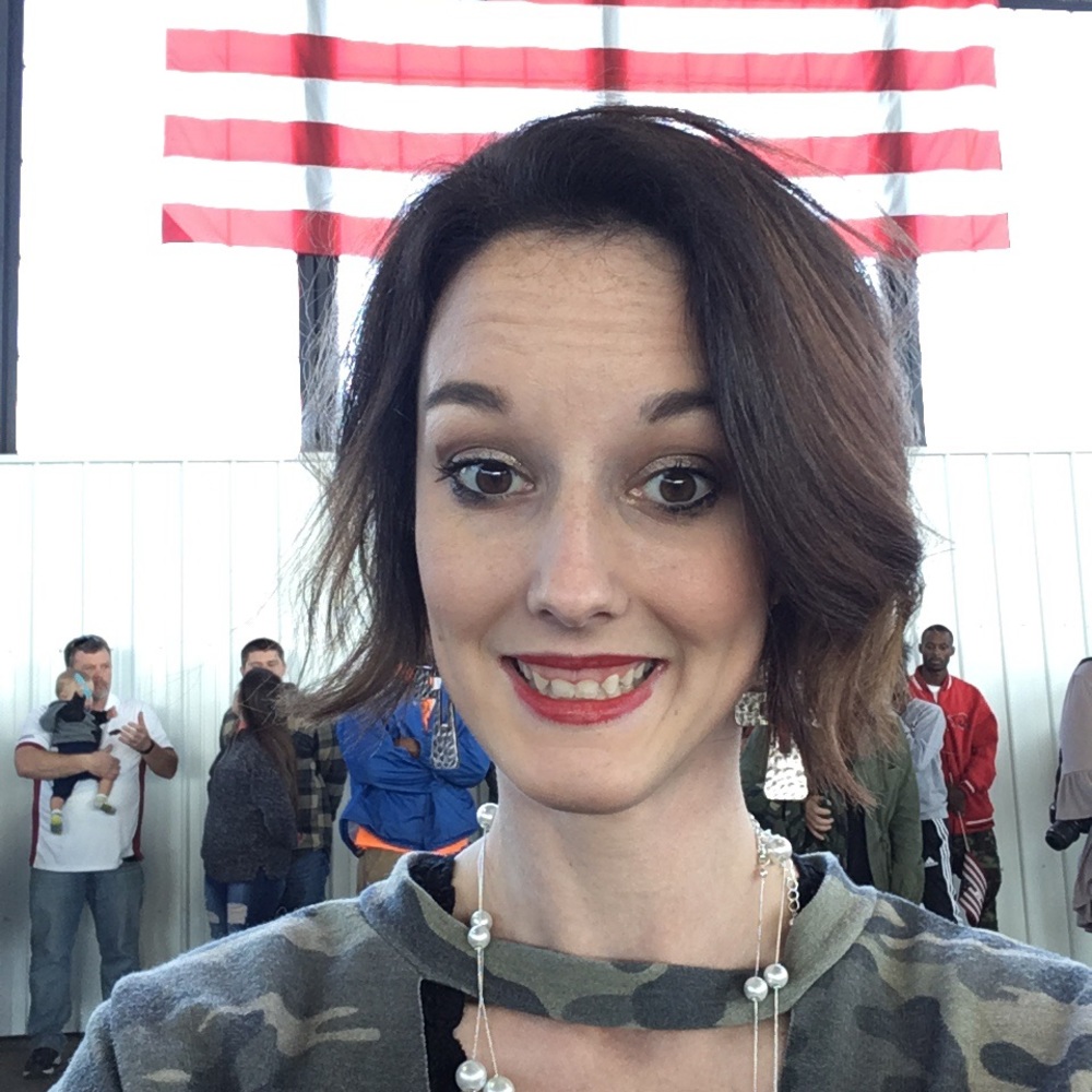 Meet your Posher, Elizabeth